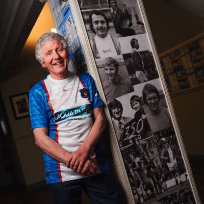 carlisle_united_24_25_umbro_home_kit_b.jpg