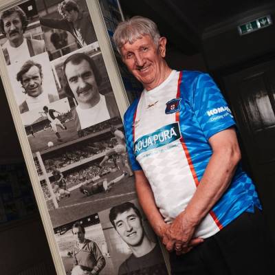 carlisle_united_24_25_umbro_home_kit_c.jpg