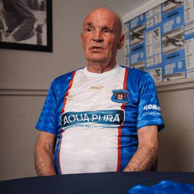 carlisle_united_24_25_umbro_home_kit_d.jpg