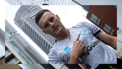 millwall_24_25_errea_third_kit_6.jpg