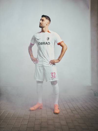 freiburg_24_25_nike_home_away_and_third_kits_e.jpg